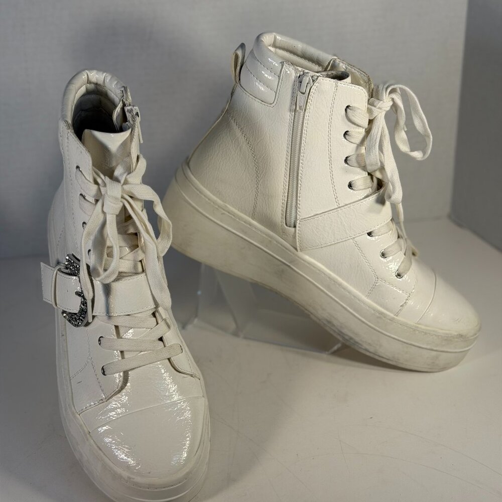 Gianni Bini Women's'New size 8.5 White Combat Boots